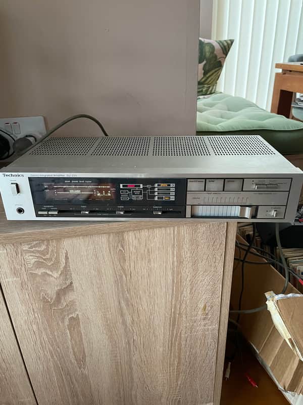 Technics Vintage Hi-Fi System image 1