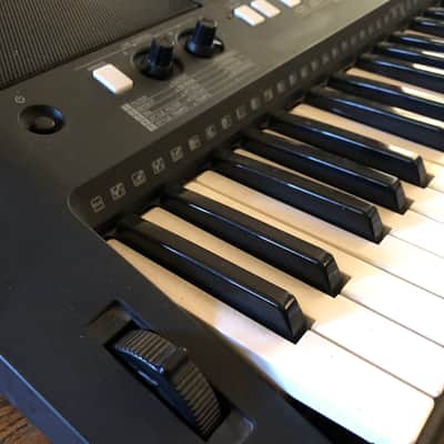 Yamaha Synthesizer WorkStation Keyboard