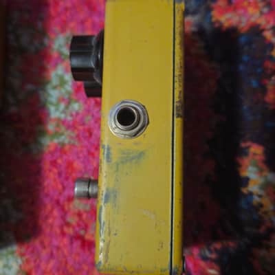 MXR Distortion +  Script Logo Pre-1977 - Vintage Yellow image 5