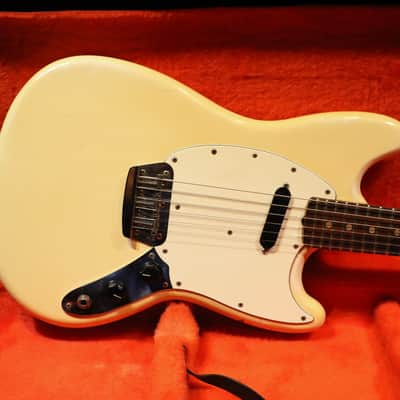 Fender Musicmaster with Rosewood Fretboard 1970 - 1979 - Olympic White image 9