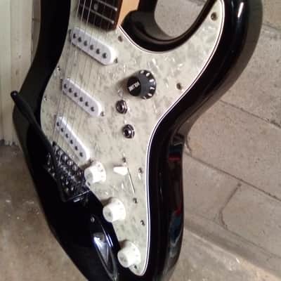 Squier Stratocaster - Modded 3 Outputs image 11
