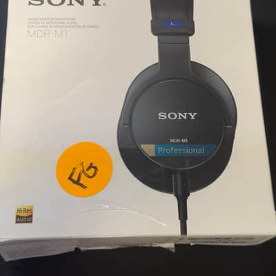 Sony MDR-M1 Closed Monitor Headphones image 3