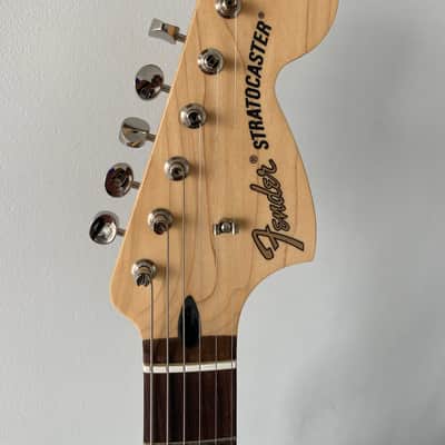 Fender Limited Edition Tom DeLonge Signature Stratocaster - Surf Green image 9