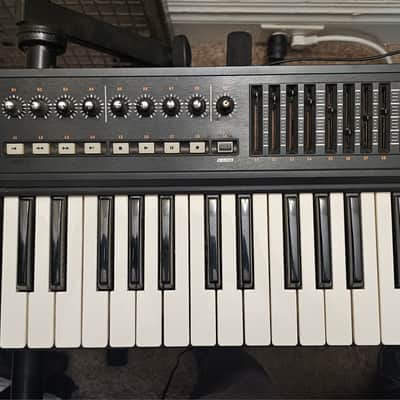 Roland A-800PRO 61-Key MIDI Keyboard Controller 2010 - Present - Black image 2