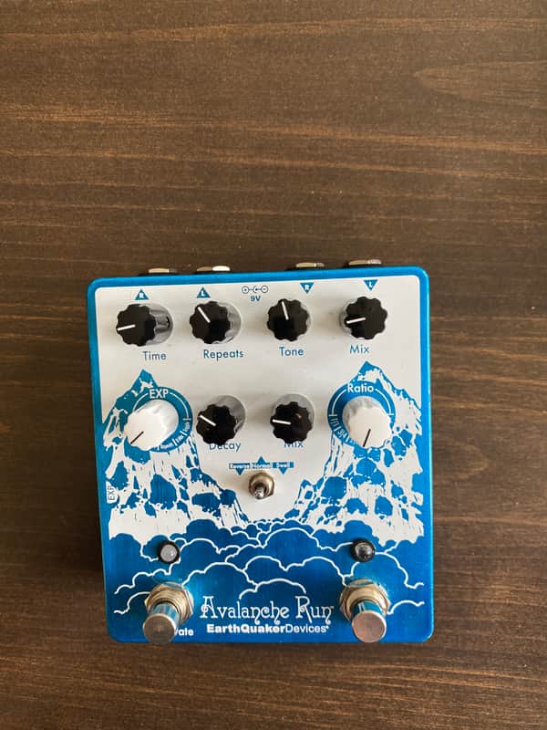 EarthQuaker Devices Avalanche Run Stereo Reverb & Delay with Tap Tempo V2