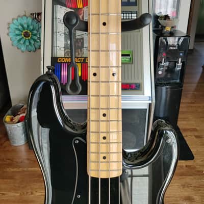 Fender Roger Waters Artist Series Signature Precision Bass 2011 - 2017 - Black image 6