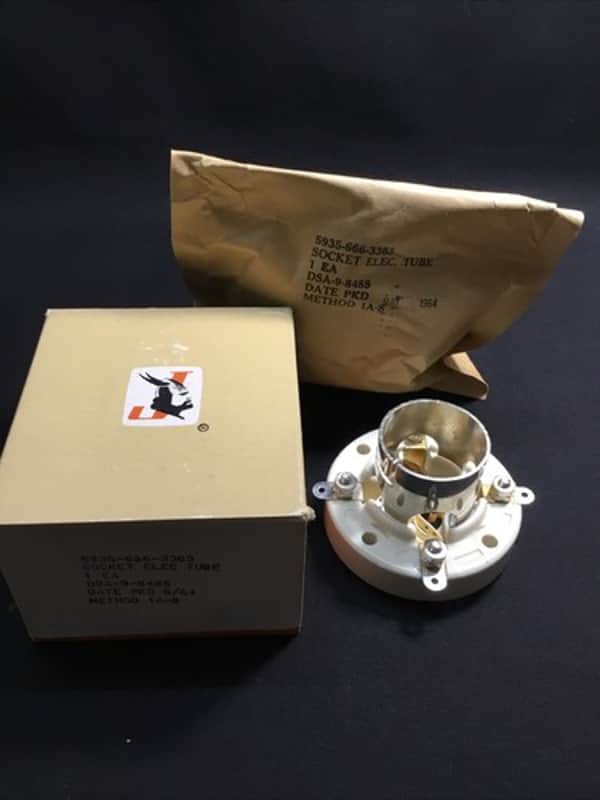 NOS E.F. JOHNSON  123-209-200 VACUUM TUBE Sockets *PRICE PER* Qty: 30 Available image 1