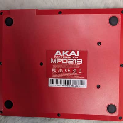 AKAI Professional MPD218, 16-Pad USB/MIDI Controller w/MPC Pads, 6 Knobs image 6
