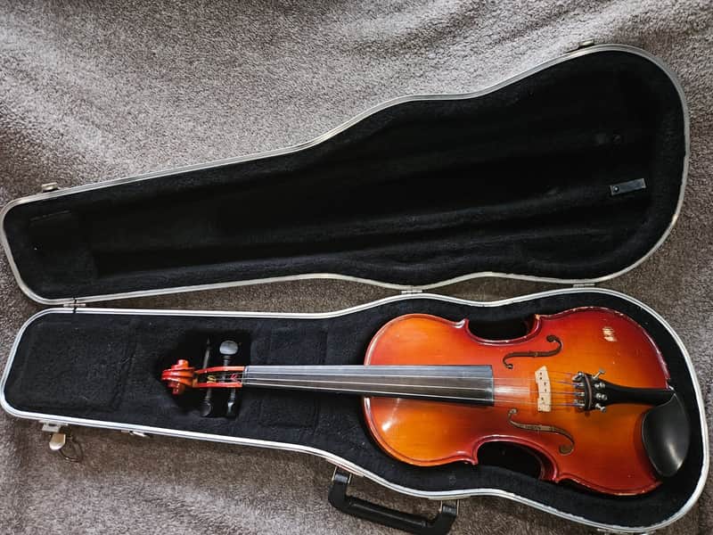 K Schiller Student size 4/4 violin w/ case.  Miss soundpost image 1