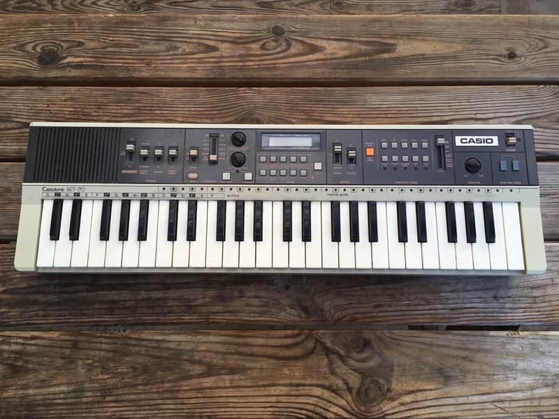Casio Casiotone MT-70 - great condition, psu, original manual
