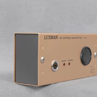 LUXMAN XA-1 MC Cartridge Demagnetizer W/ Original Box In Excellent Condition image 3