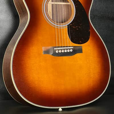 Martin 000-28 2025 - Sunburst image 1