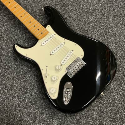 Fender Mexican Standard Stratocaster Left Handed 2010 - Black image 6