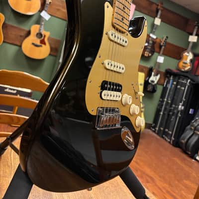 2021 Fender American Ultra Stratocaster HSS with Maple Fretboard Texas Tea image 7