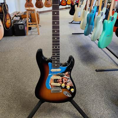 Used 2004 Fender American Stratocaster w/ Virgil Arlo Pickups and Upgrades - Sunburst w/ Case image 2