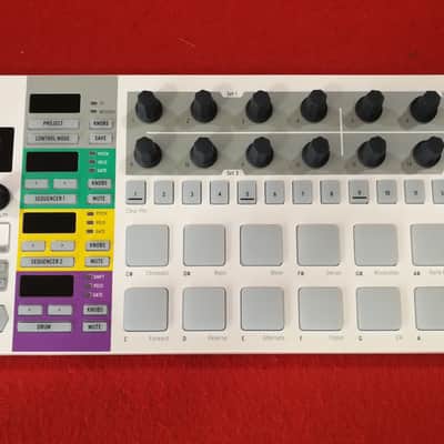 Arturia BeatStep Pro MIDI Controller 2017 - Present - White image 2