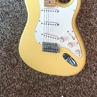 2020 Fender Player Stratocaster with Maple Fretboard electric guitar cream color image 1