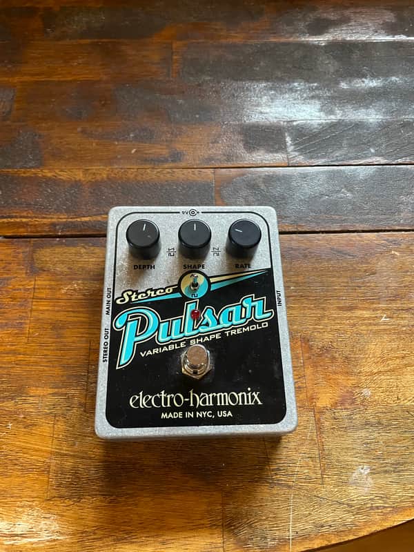 Electro-Harmonix Stereo Pulsar Analog Tremolo