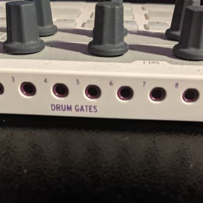 Arturia BeatStep Pro MIDI Controller 2017 - Present - White image 6