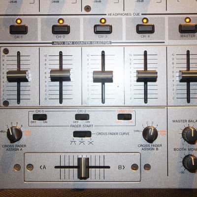 Pioneer DJM-600 DJ Mixer (Carle Place, NY) image 3