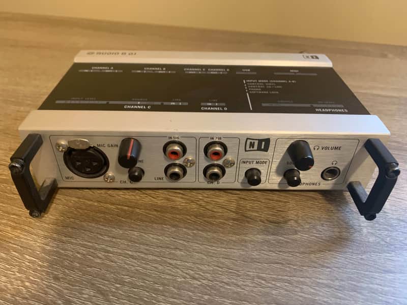 Native Instruments Native Instruments Komplete Audio 8 DJ Black and Silver image 1