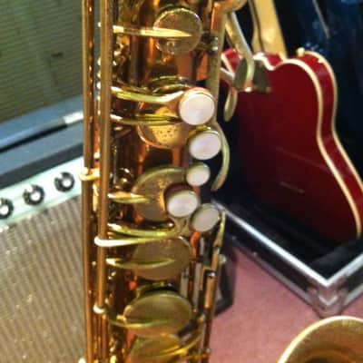 Buescher Saxophone Aristocrat #255xxx Gold lacquer finish image 4
