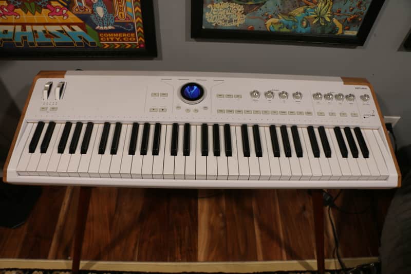 Arturia AstroLab 61-Key Stage Keyboard 2024 - Present White image 1