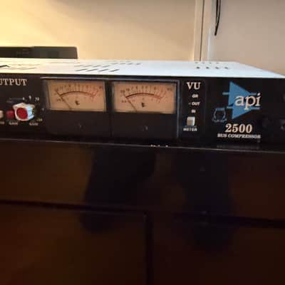 API 2500 Stereo Bus Compressor 2020 - Present - Black image 2