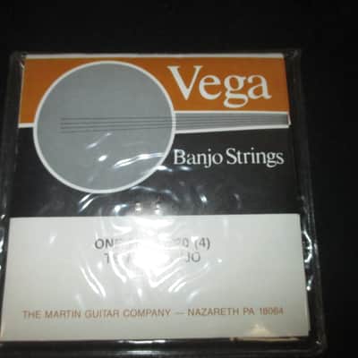 Vega,GHS,Mapes,Gibson,Black Diamond Tenor Banjo Strings/3 New'Old Stock' Sets + 10 Miscellaneous Strings 1950s to 2000s image 3