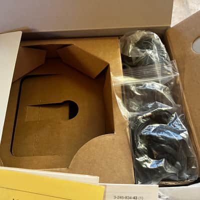 Sony D-EJ761 CD Walkman - Complete in Box (CIB) w/ Original Manuals & Accessories image 5