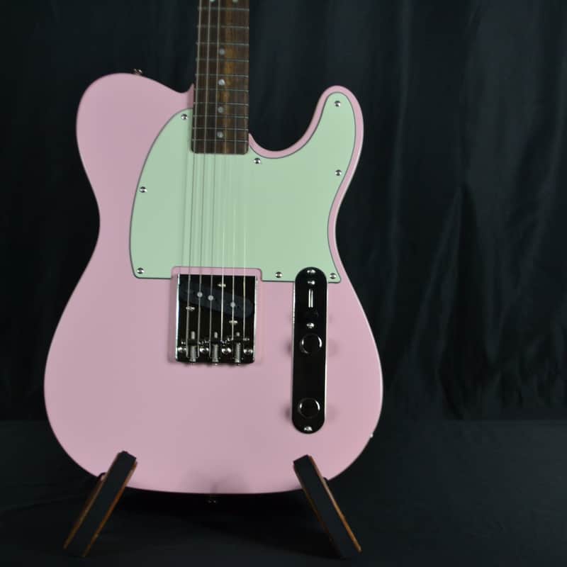 Squier FSR Classic Vibe ’60s Custom Esquire Shell Pink