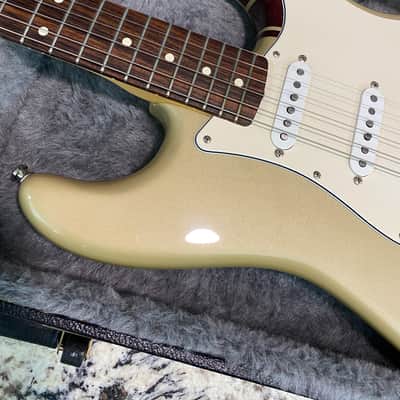 Video! Fender John Mayer Signature Stratocaster - Shoreline Gold w/ Maroon Racing Stripe image 4