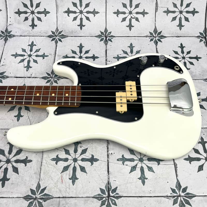 Fender Player Precision Bass with Pau Ferro Fretboard • Polar White • 2020 • 8.44 lb image 1
