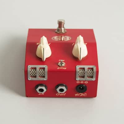 65 Amps  Colour Face Fuzz Effect (2010s), ser. #F-01160116. image 5