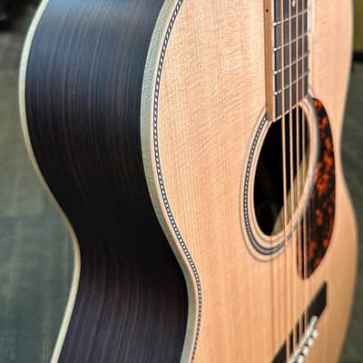 Larrivee 000-40 Indian Rosewood Acoustic Guitar Natural Satin w/Hardshell Case - copy image 4