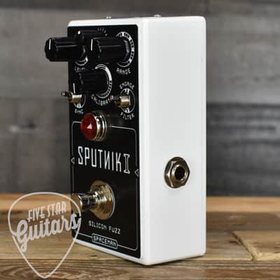 Mint Spaceman Effects Sputnik 1 Silicon Fuzz Pedal - White Edition image 3