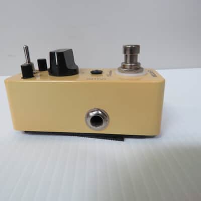 MOOER Acoustikar Acoustic Guitar Simulator Effect Pedal - Cream image 6