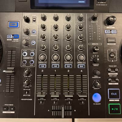 Denon SC LIVE 4 Standalone 4-Deck DJ System 2022 - Present - Black image 3