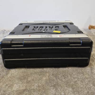 Cloud GS 3002 Graphic Equaliser & Power Amplifier – Rackmount Unit - Very Good in Gator Hard Case image 2