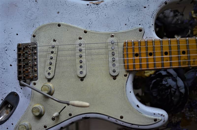 American Fender Stratocaster Nitro Faded White Heavy Relic Custom Shop Fat 50's Pickups image 1