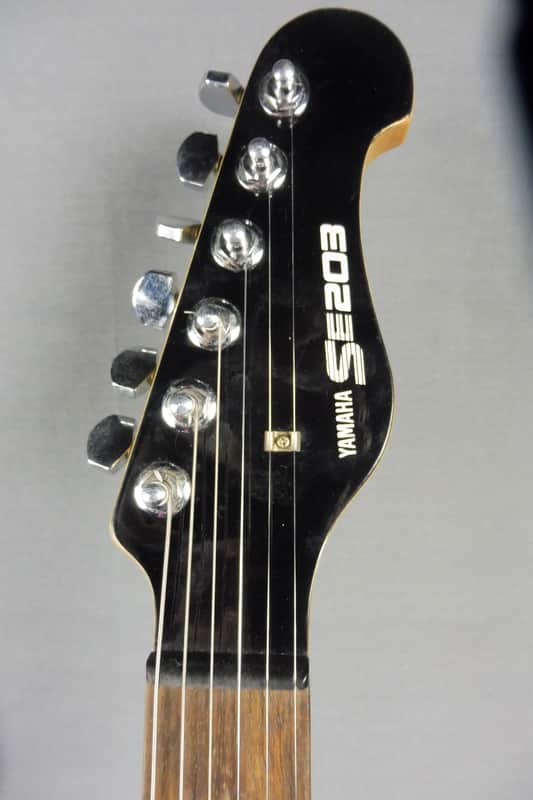 Yamaha SE 203 Black | Reverb