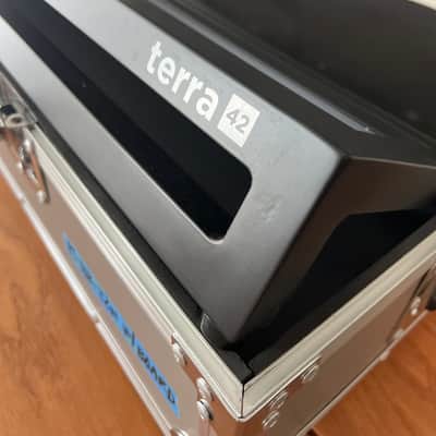 Pedaltrain Terra 42 with Wheeled Tour Case image 3