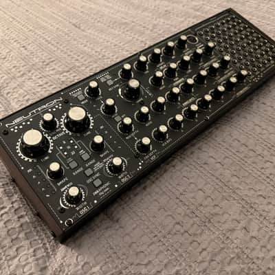 Behringer Neutron Paraphonic Analog and Semi-Modular Synthesizer + Audio Parasites Black Panel image 4
