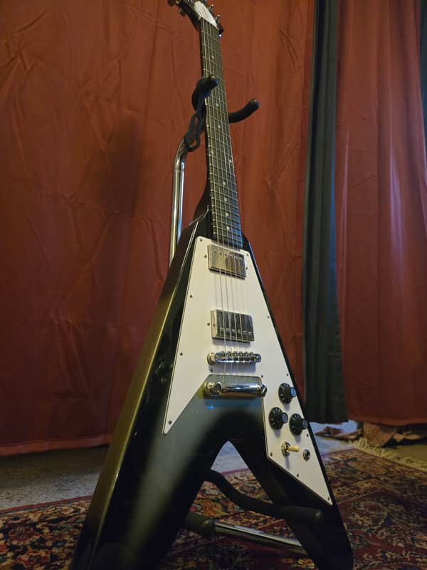 Epiphone 70s Flying V 2025 - Silverburst image 1