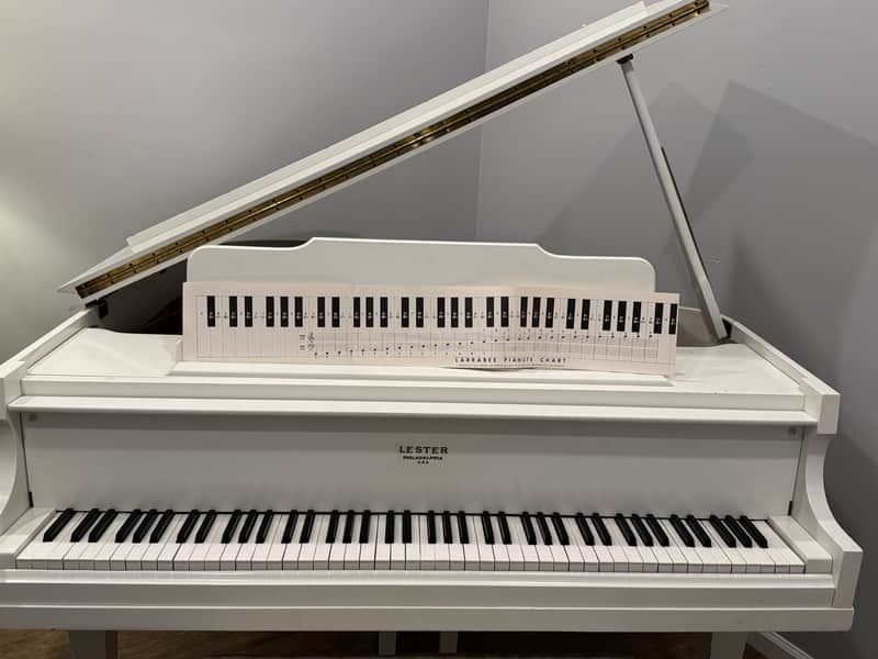 Lester Baby Grand 5 Foot Piano mid 1980 - White Lacquer image 1