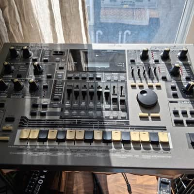 Roland MC-505 Groovebox 1998 - 2002 - Gray