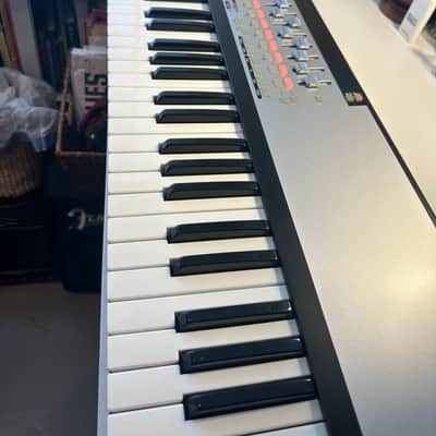 Novation ReMOTE 61 SL MKII with case