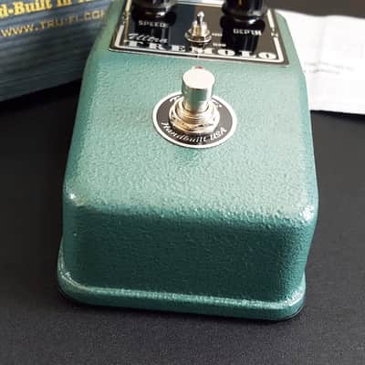 Tru-fi Ultra Tremolo w/Wooden Box image 7