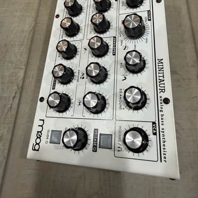 Moog Minitaur - White image 4