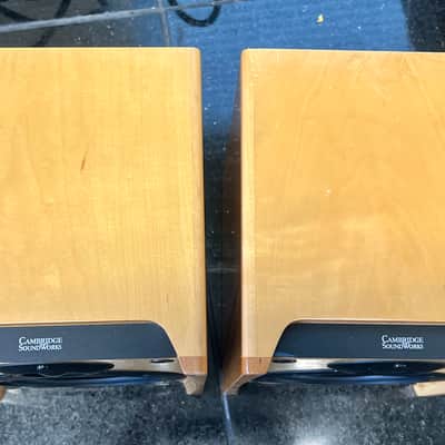 Cambridge Soundworks Newton M50 2-Way Bookshelf Speakers by Henry Kloss; Tested image 10